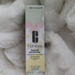 Clinique Beyond Perfecting Foundation + Concealer - WN 12 meringue